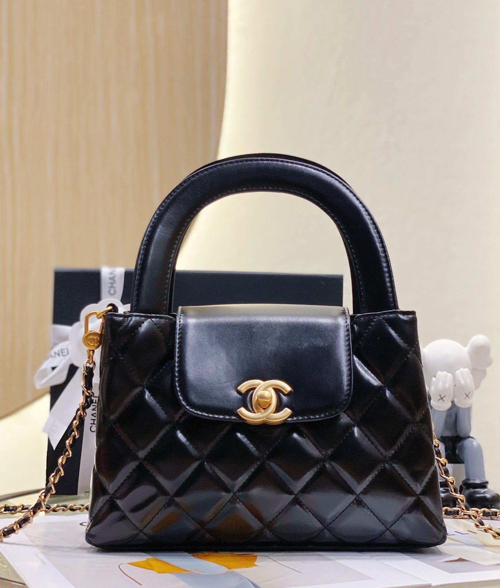CC Mini Shopping Bag Shiny Aged Calfskin & Gold-Tone Metal Black 13 x 19 x 7 cm